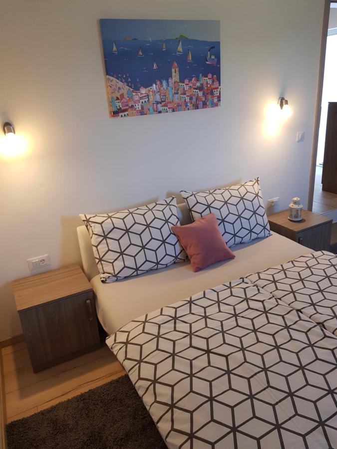 Guest House Flora 파진 외부 사진
