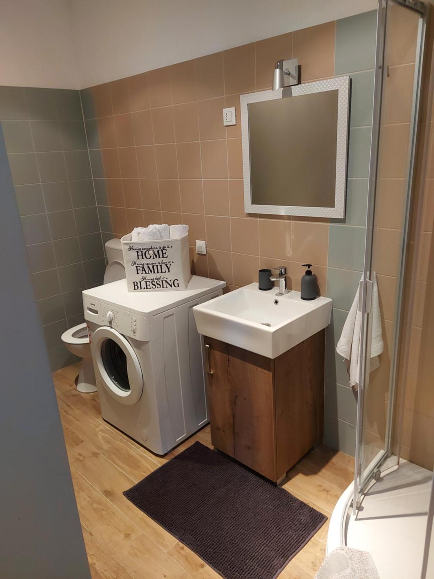 Guest House Flora 파진 객실 사진