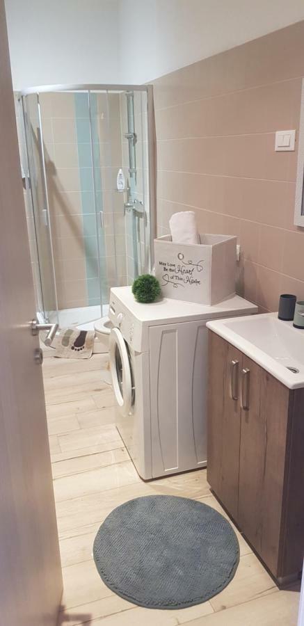 Guest House Flora 파진 외부 사진