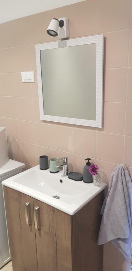 Guest House Flora 파진 외부 사진